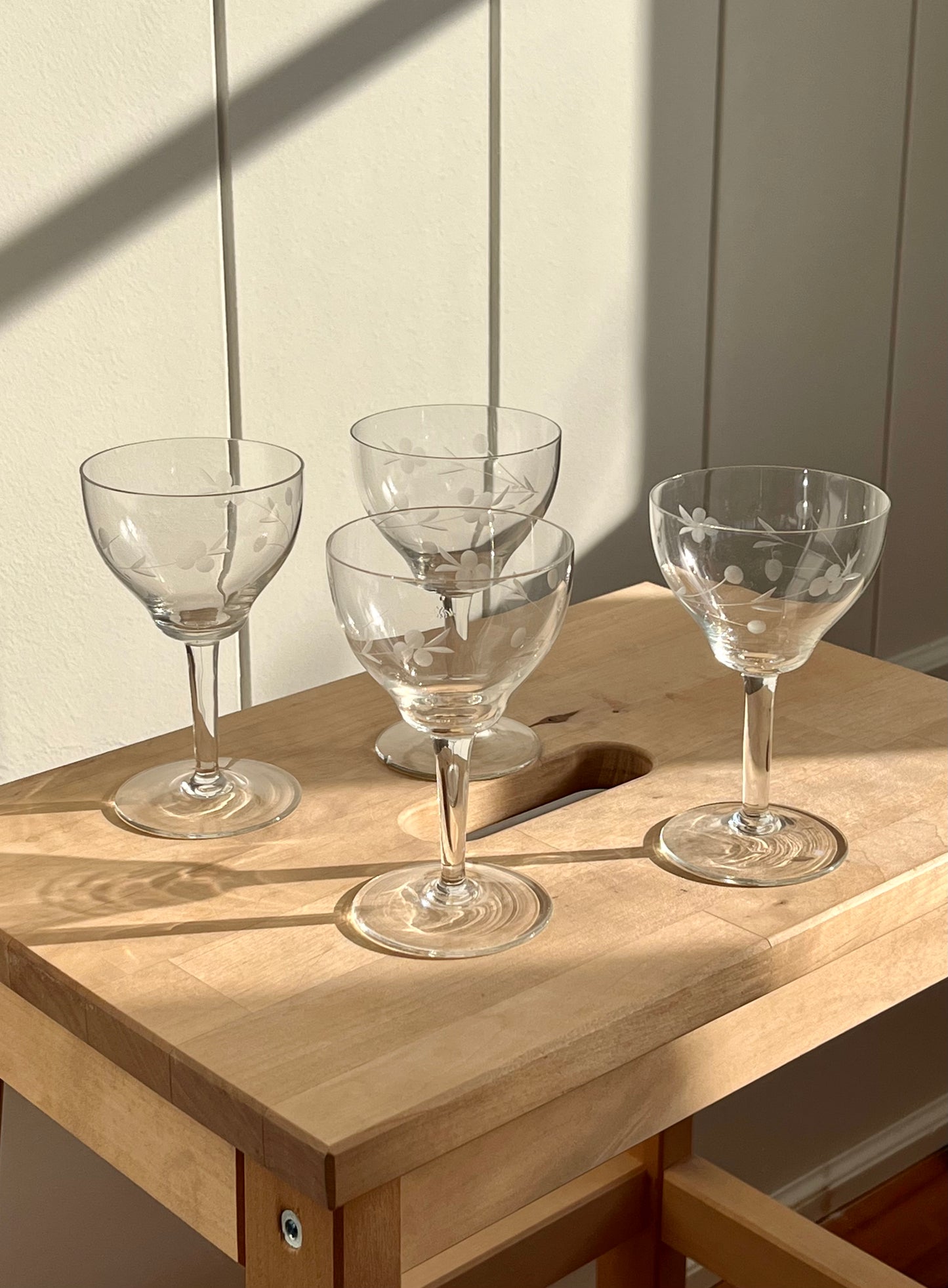 vintage tulip aperitifs