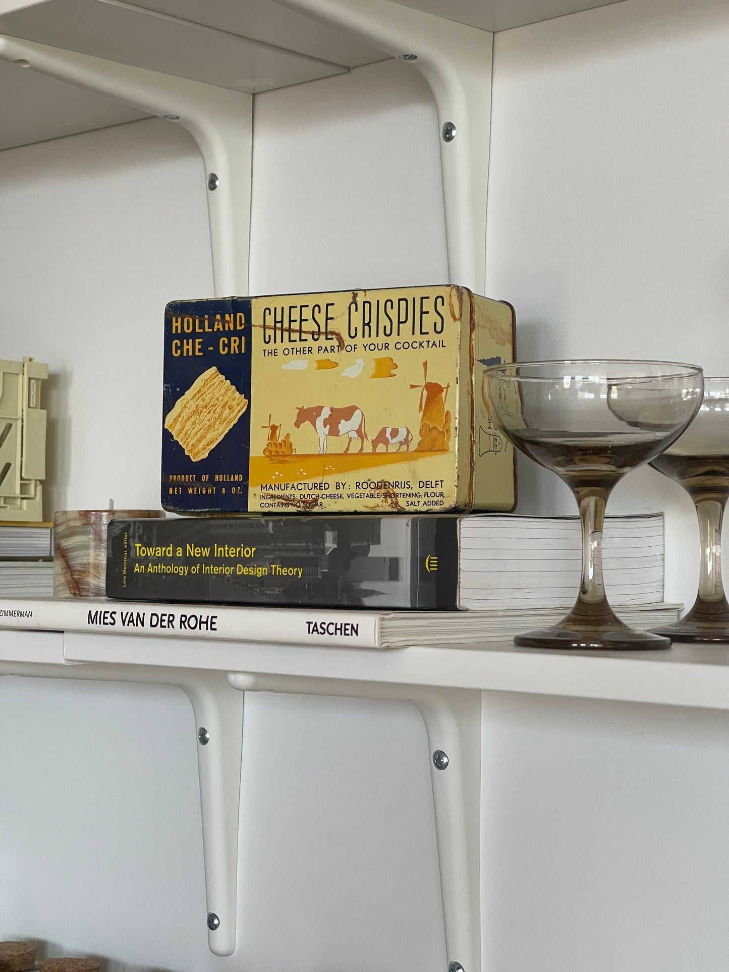 vintage, dutch cheese crispies tin